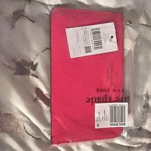 Kate Spade Lucy Medium L-Zip Wristlet With Mystery Bundle